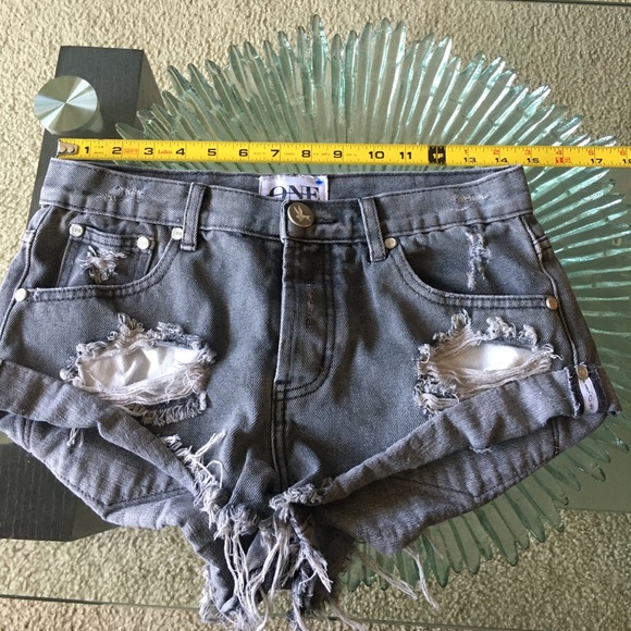 Sexy One Teaspoon Jean shorts - Picture 4 of 6